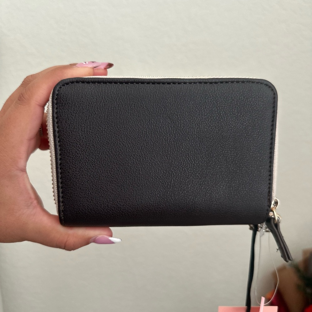 Juicy Couture Wallet - Picture 3 of 6